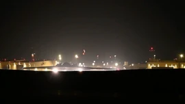 Quân đội Mỹ bắt đầu tấn công thẳng vào nơi đóng vai trò trụ cột nền kinh tế năng lượng của Iran