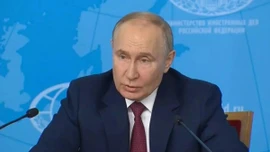 Tổng thống Putin phê chuẩn học thuyết bảo vệ tiếng Nga