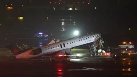 Máy bay va chạm với xe cứu hỏa tại sân bay của Mỹ khiến 2 phi công thiệt mạng