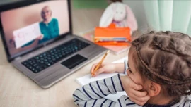 Môi trường trực tuyến ngày càng tác động rõ rệt với sức khỏe tâm thần trẻ em