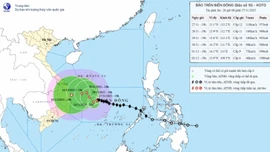 Trong 3 giờ qua, bão số 15 hầu như ít dịch chuyển