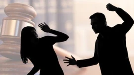 Đức: Tội phạm bạo lực gia đình phải đeo thiết bị theo dõi điện tử