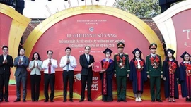 95 thủ khoa xuất sắc ghi danh Sổ vàng