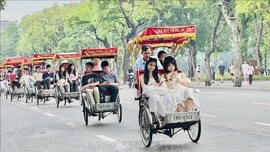 Du lịch Hà Nội thu hút hơn 28,22 triệu lượt khách trong 10 tháng đầu năm