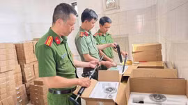 Triệt phá đường dây mua bán vũ khí quân dụng, thu giữ 422 bộ súng nén hơi