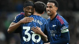 Premier League: Arsenal thắng "hủy diệt", Chelsea và Liverpool vượt M.U