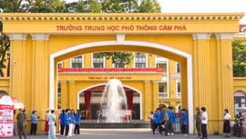 Vụ giám thị gợi ý "xem bài" ở Quảng Ninh: Vì sao bài thi của thí sinh vẫn được công nhận?