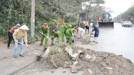 Gắn kết từ mô hình “Ngày cuối tuần cùng dân” ở xã Yên Bình