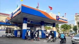 Bộ Công Thương khuyến khích tiết kiệm xăng dầu, không tích trữ gây mất cân đối thị trường