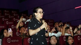 Tăng cường ngoại giao nhân dân qua hoạt động giới thiệu phim "Mưa đỏ"