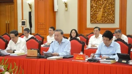 Bộ Chính trị cho ý kiến về công tác chuẩn bị Đại hội Đảng bộ Chính phủ