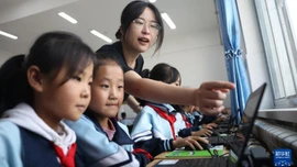 Thị trường hàng hóa phục vụ năm học mới ở Trung Quốc tăng trưởng ấn tượng