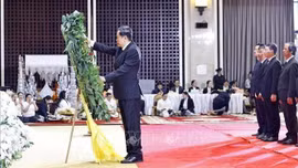 Chủ tịch Quốc hội Trần Thanh Mẫn viếng Chủ tịch Quốc hội Lào Xaysomphone Phomvihane