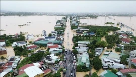 Mưa lớn tiếp diễn ở nhiều tỉnh miền Trung, cảnh báo lũ quét, sạt lở đất