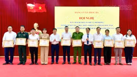 Xã Thác Bà khen thưởng 24 tập thể và 49 cá nhân có thành tích xuất sắc trong các phong trào thi đua