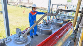 Sản xuất ethanol cho xăng E10: Nhà máy chuyển đổi nguyên liệu, hướng tới 125% công suất