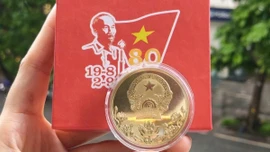 Bưu điện Việt Nam ra mắt hộp xu hợp kim A80 “Tự hào Việt Nam”