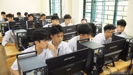 Thi tốt nghiệp trên máy tính - Thách thức đối với thầy trò vùng cao
