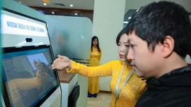 Dịch vụ công trực tuyến mở lối thoát “nghèo thông tin” cho người dân