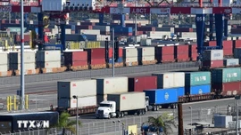 Tổng thống Trump tuyên bố tạm áp thuế toàn cầu 10% sau phán quyết của Tòa án Tối cao