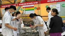 Thực hiện gần 3.000 ca phẫu thuật trong 1 ngày Tết