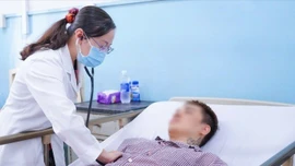 Ngộ độc thực phẩm, rượu bia ngày Tết: Đừng chủ quan!