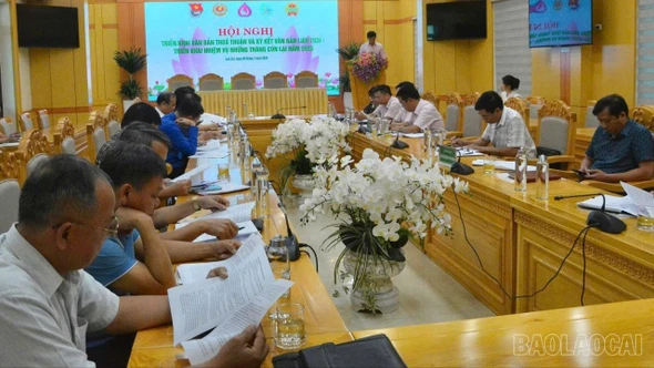 Chi nhánh Ngân hàng Chính sách xã hội tỉnh ký kết ủy thác cho vay hộ nghèo và các đối tượng chính sách