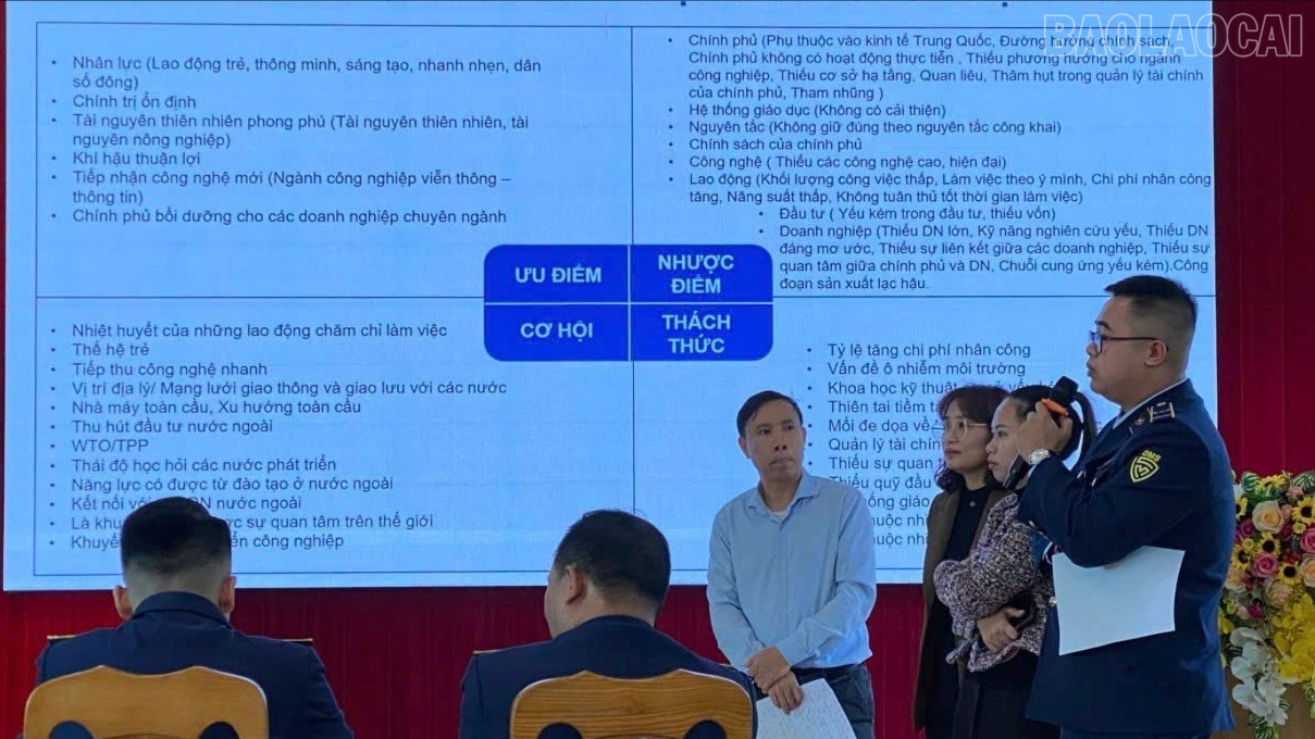 Các đại biểu thảo luận, trao đổi tại chương trình tập huấn.