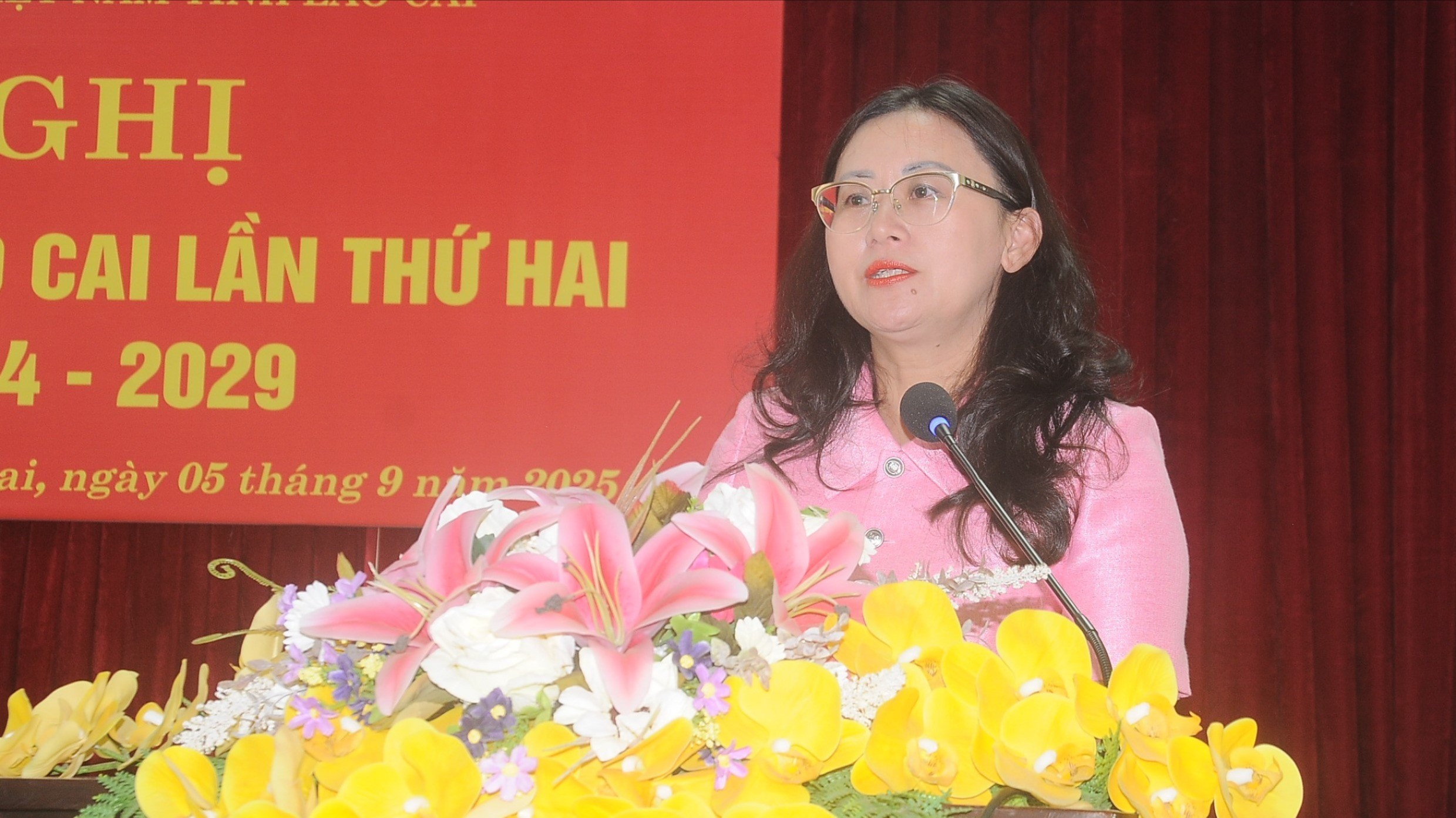 Đồng chí Giàng Thị Dung – Phó Bí thư Tỉnh ủy, Chủ tịch Ủy ban MTTQ Việt Nam tỉnh phát biểu chỉ đạo hội nghị. duc-2900-2416.jpg