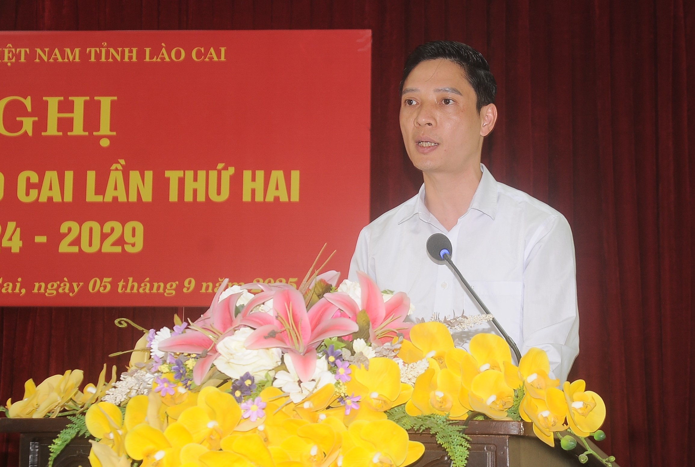 Đồng chí Nguyễn Ngọc Linh – Phó Chủ tịch Ủy ban MTTQ Việt Nam tỉnh phát biểu tại hội nghị. duc-2909.jpg