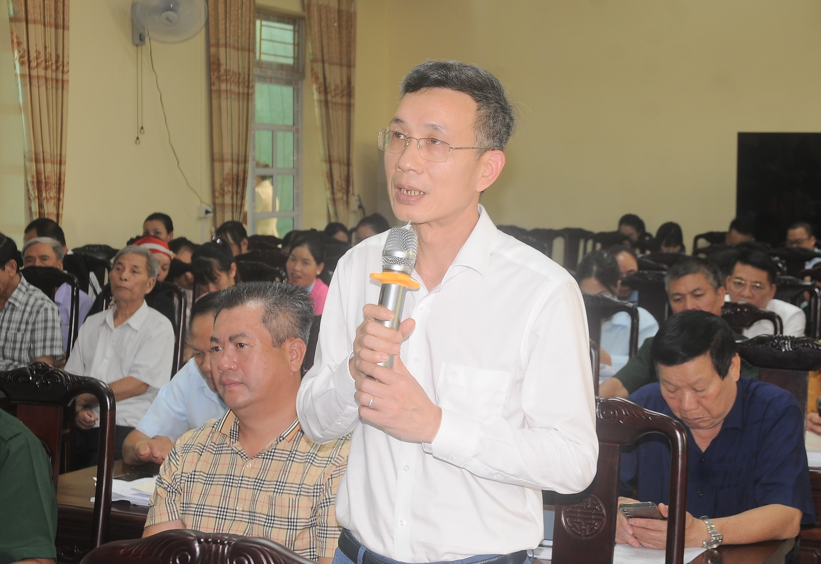 Đồng chí Lê Trường Giang – Tổng Biên tập Báo và Phát thanh - Truyền hình Lào Cai phát biểu tại hội nghị. duc-2948.jpg