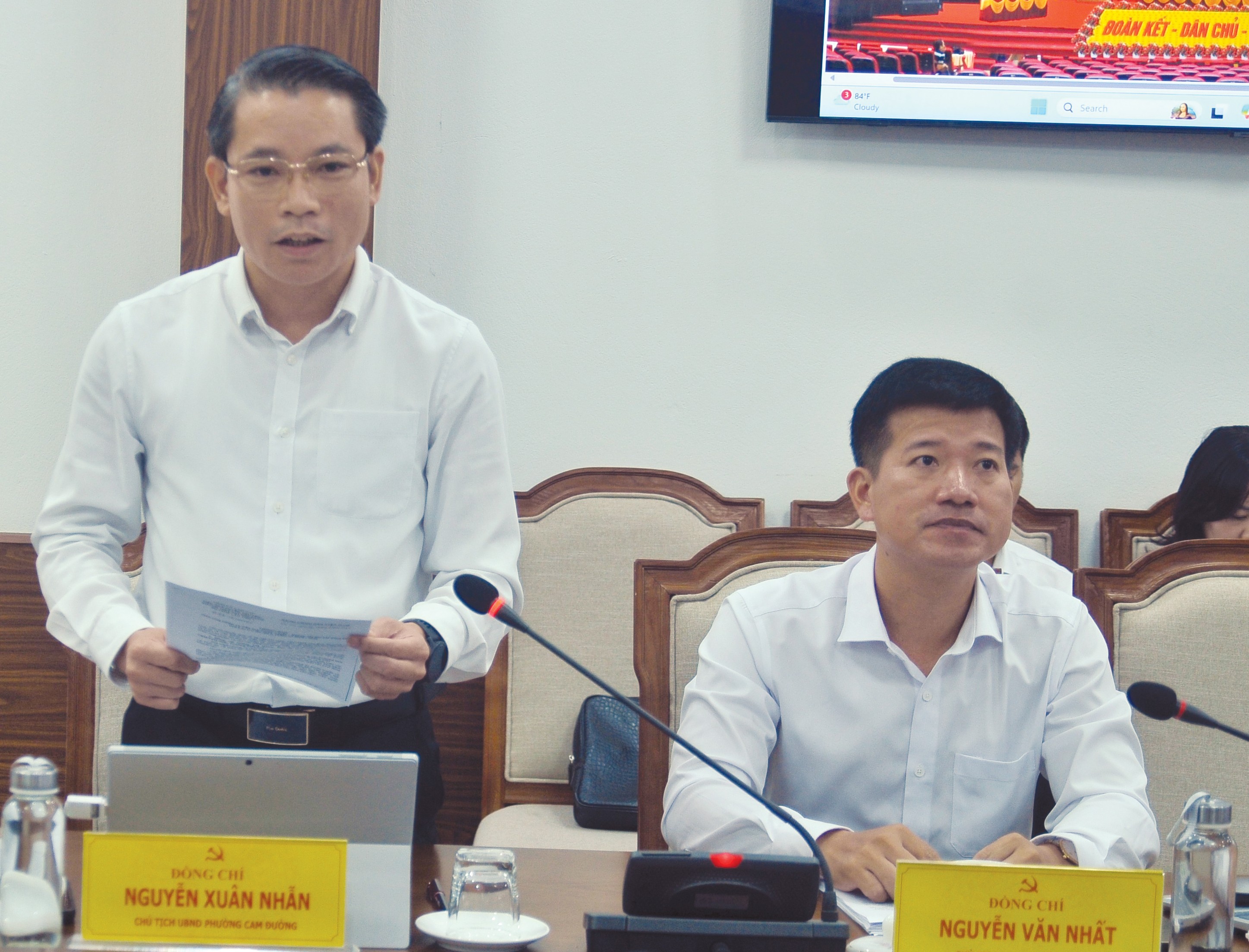 Lãnh đạo phường Cam Đường phát biểu tại hội nghị. duc-2810-1.jpg
