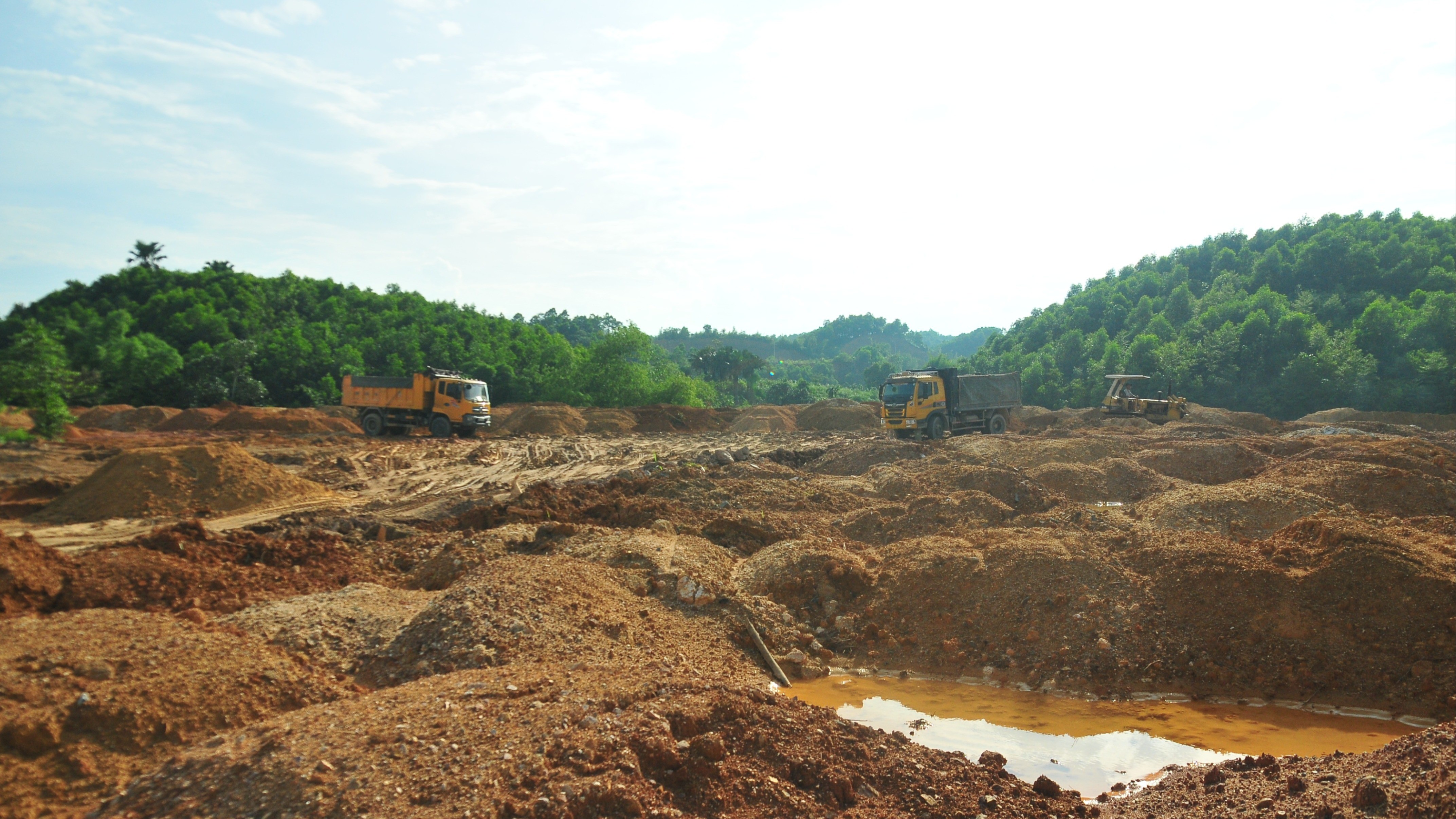 Nhiều diện tích đất trên địa bàn phường Âu Lâu đang được san tạo mặt bằng chờ đón nhà đầu tư. duc-7514-1666.jpg