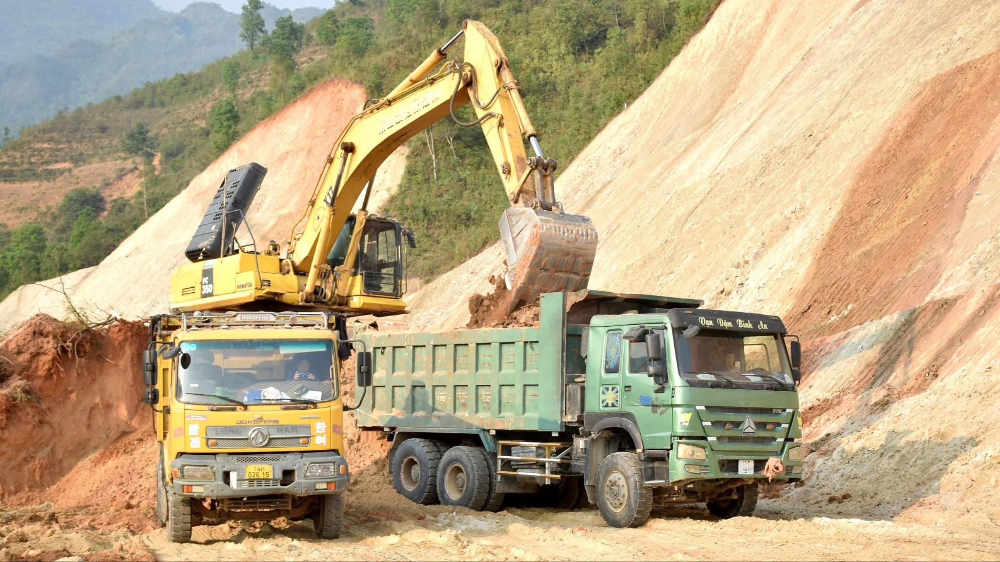 Thi công Dự án đường kết nối Mường La (Sơn La), Than Uyên, Tân Uyên (Lai Châu), Mù Cang Chải, Văn Chấn với đường cao tốc Nội Bài - Lào Cai (IC15). duong-mcc-7663.jpg