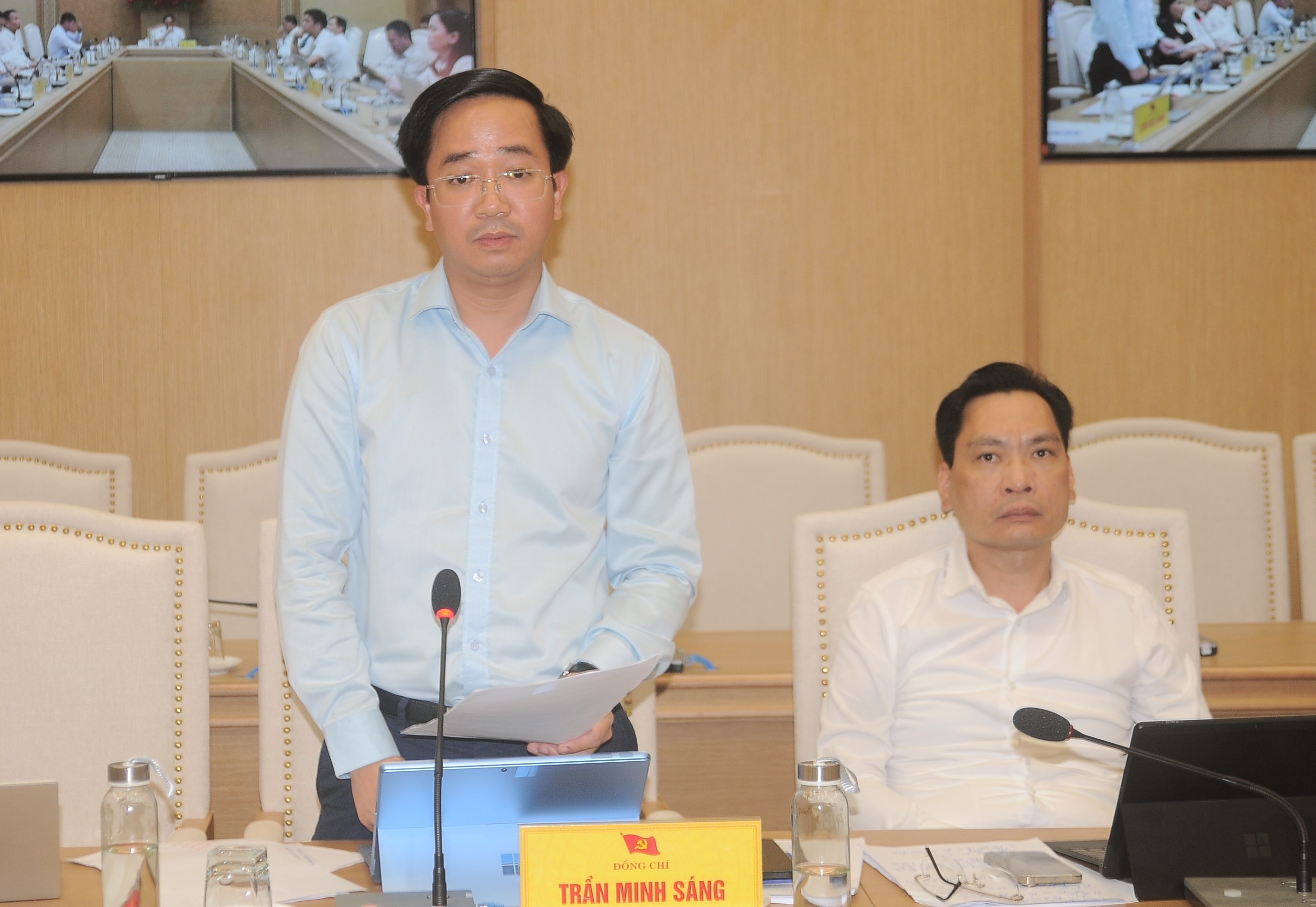 Đồng chí Trần Minh Sáng - Giám đốc Sở Nông nghiệp và Môi trường phát biểu tại hội nghị. duc-3124.jpg