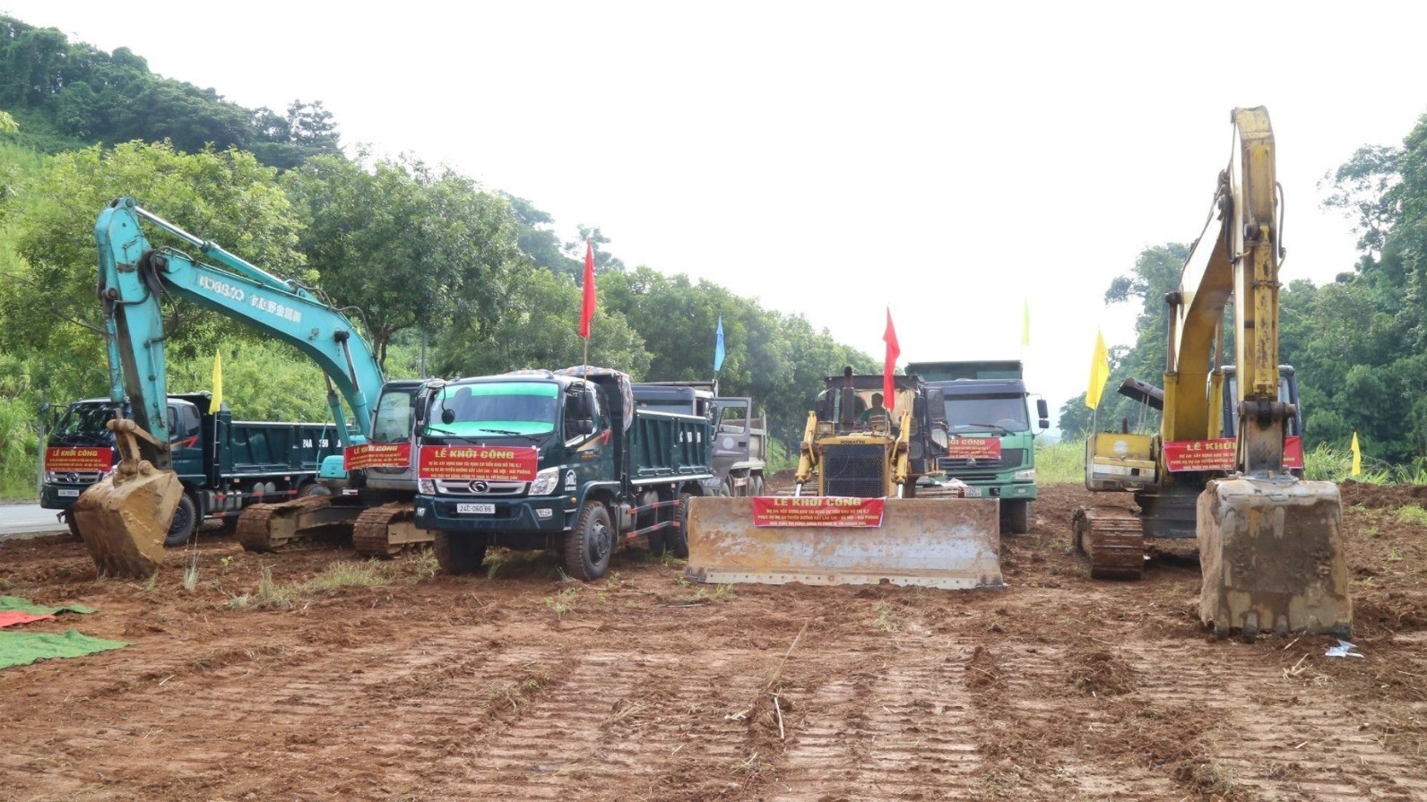 Tỉnh Lào Cai khởi công khu tái định cư Dự án đầu tư xây dựng tuyến đường sắt Lào Cai - Hà Nội - Hải Phòng, tại phường Lào Cai. du-an-duong-sat-8813.jpg