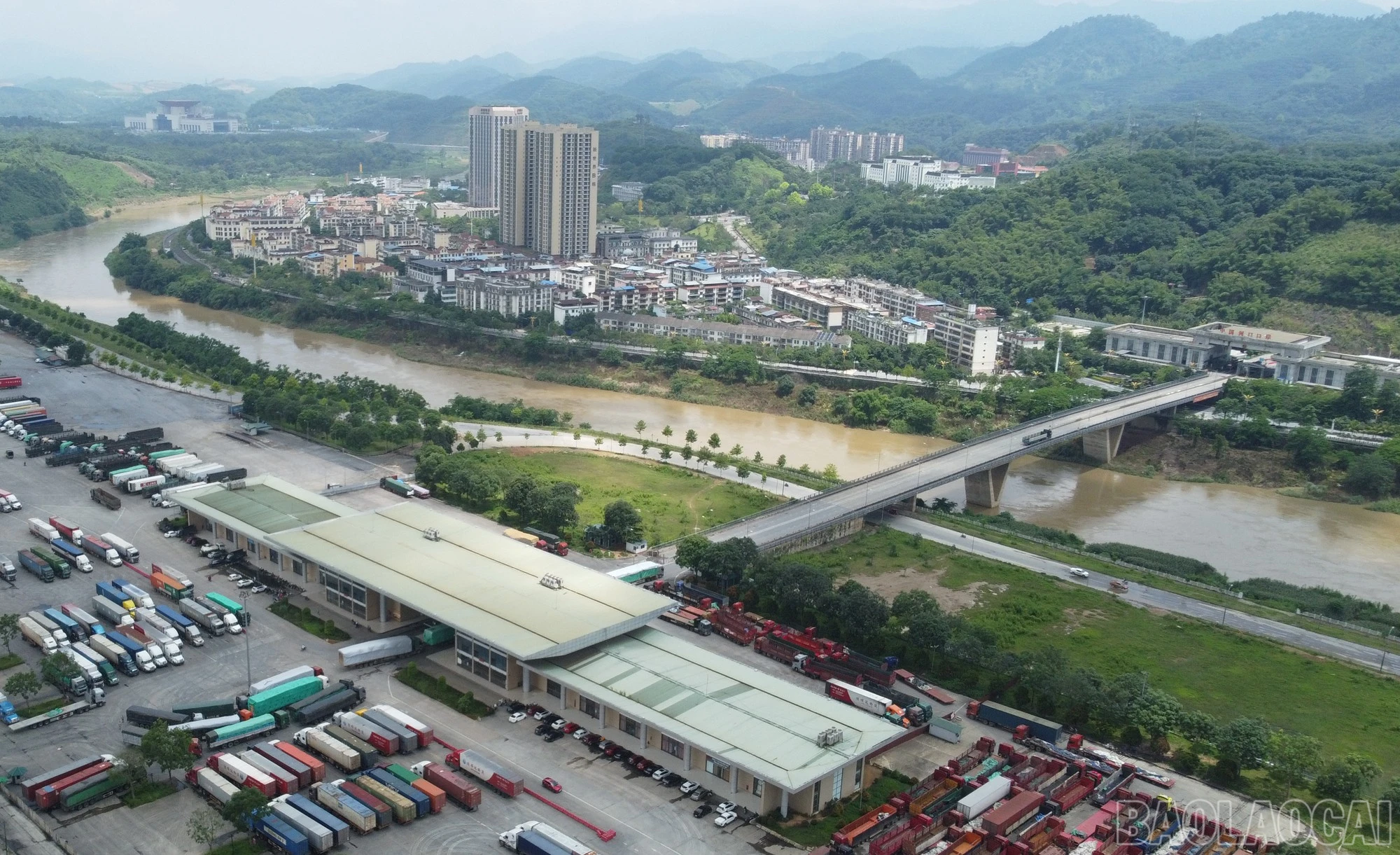 Cầu Kim Thành, kết nối giao thương.JPG