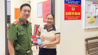 Công an xã Bản Lầu giúp người dân chuyển lại 75 triệu đồng cho người chuyển nhầm