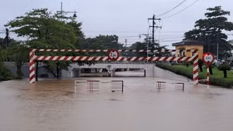 Tập trung ứng phó khẩn cấp và khắc phục hậu quả mưa lũ lớn tại khu vực Trung Bộ