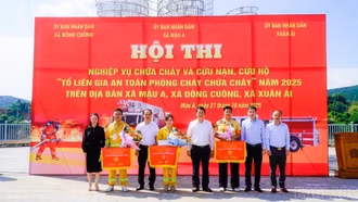 Hội thi nghiệp vụ chữa cháy và cứu nạn, cứu hộ “Tổ liên gia an toàn phòng cháy chữa cháy” cụm các xã Mậu A, Đông Cuông, Xuân Ái