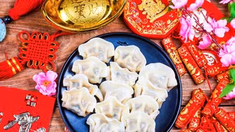 Đặc sản thế giới: Ẩm thực may mắn ngày Tết