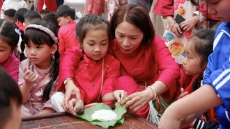 Học sinh thời nay còn mong Tết như trước?