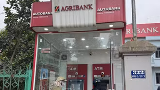 Tết Bính Ngọ 2026: ATM vắng khách, thanh toán số lên ngôi