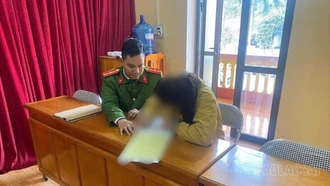 Công an xã Đông Cuông xử phạt trường hợp đăng tải thông tin sai sự thật trên mạng xã hội