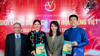 Xây dựng thêm một bộ sách hỗ trợ công tác giảng dạy tiếng Việt ở nước ngoài
