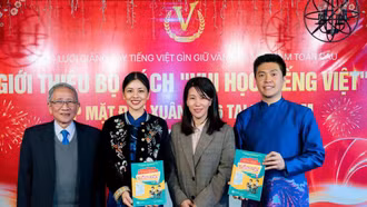 Xây dựng thêm một bộ sách hỗ trợ công tác giảng dạy tiếng Việt ở nước ngoài