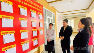 Tổ kiểm tra số 2 kiểm tra công tác chuẩn bị bầu cử tại các xã Hạnh Phúc và Trạm Tấu