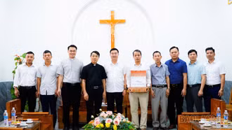 Mậu A: Thăm, tặng quà các tổ chức Công giáo nhân dịp Lễ Phục sinh 2026