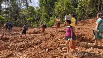 Hơn 300 người thiệt mạng do lũ lụt tại Indonesia, nhiều khu vực vẫn bị cô lập
