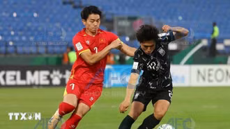 Huấn luyện viên Kim Sang Sik nói gì về chiếc thẻ đỏ của tiền đạo Đình Bắc?